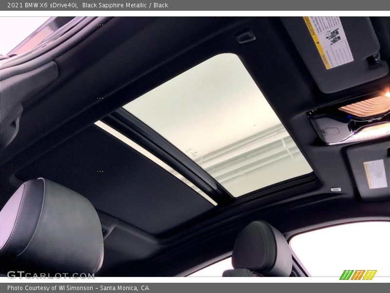 Sunroof of 2021 X6 sDrive40i