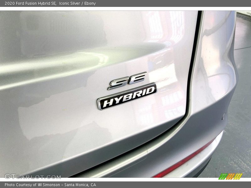  2020 Fusion Hybrid SE Logo
