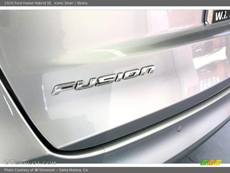  2020 Fusion Hybrid SE Logo