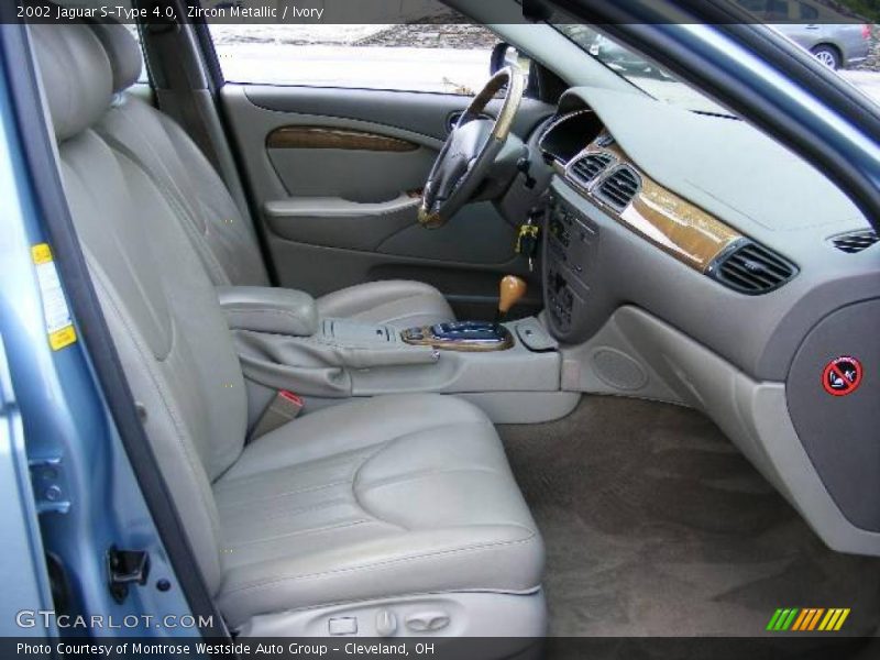 Zircon Metallic / Ivory 2002 Jaguar S-Type 4.0
