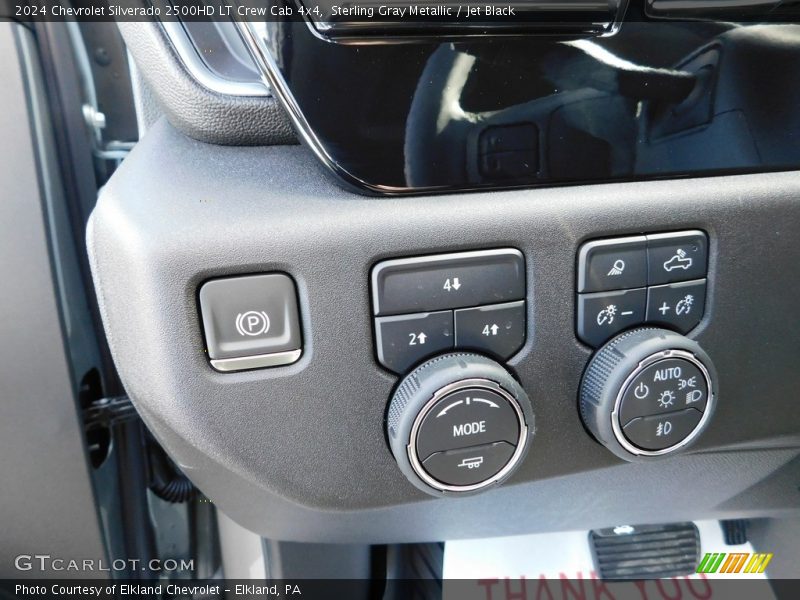 Controls of 2024 Silverado 2500HD LT Crew Cab 4x4