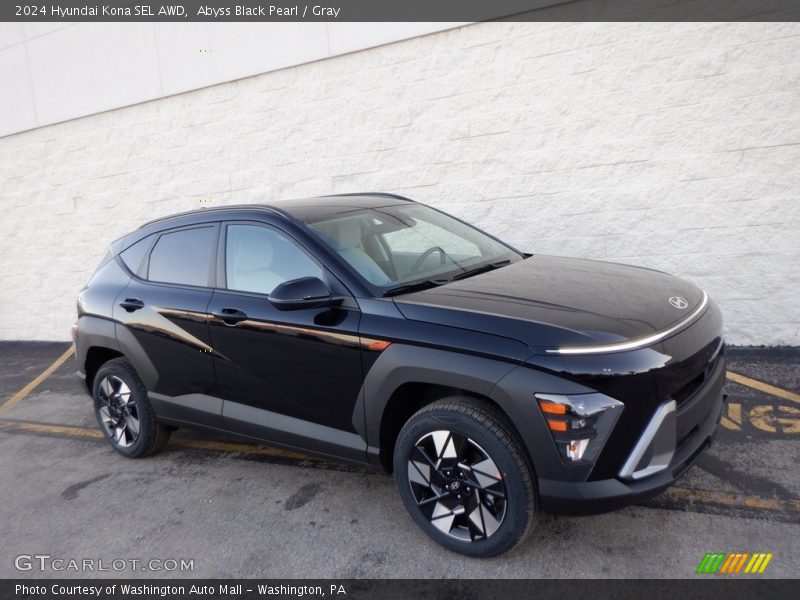 Front 3/4 View of 2024 Kona SEL AWD
