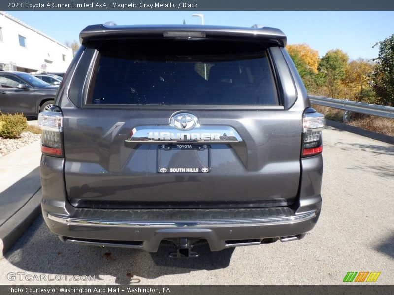 Magnetic Gray Metallic / Black 2023 Toyota 4Runner Limited 4x4