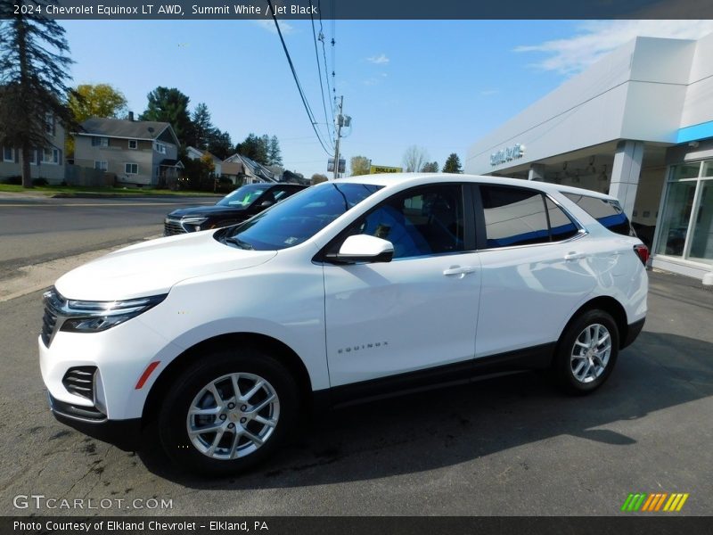 Front 3/4 View of 2024 Equinox LT AWD