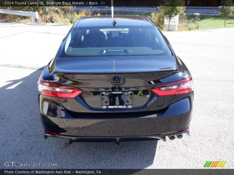 Midnight Black Metallic / Black 2024 Toyota Camry SE
