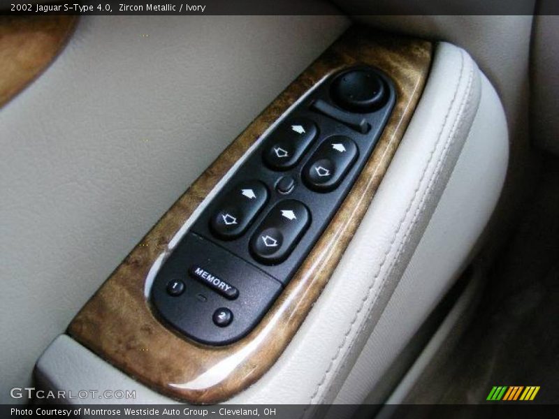 Zircon Metallic / Ivory 2002 Jaguar S-Type 4.0