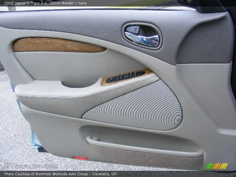 Zircon Metallic / Ivory 2002 Jaguar S-Type 4.0