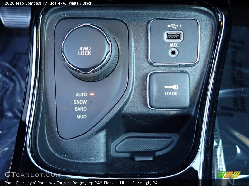 White / Black 2020 Jeep Compass Altitude 4x4