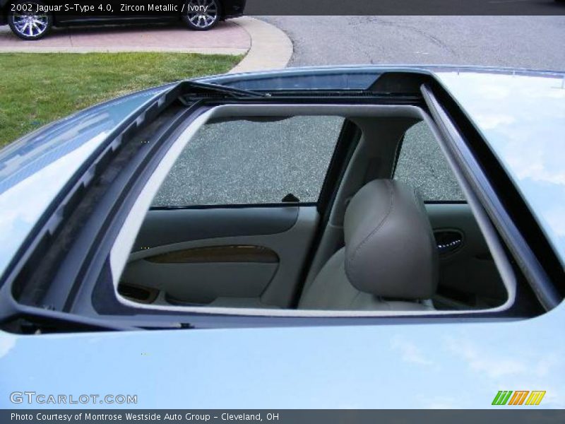 Zircon Metallic / Ivory 2002 Jaguar S-Type 4.0
