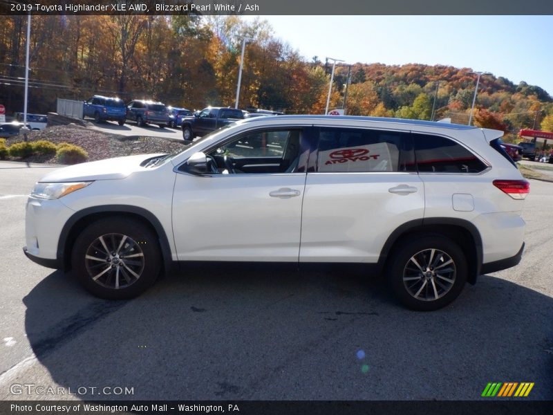 Blizzard Pearl White / Ash 2019 Toyota Highlander XLE AWD