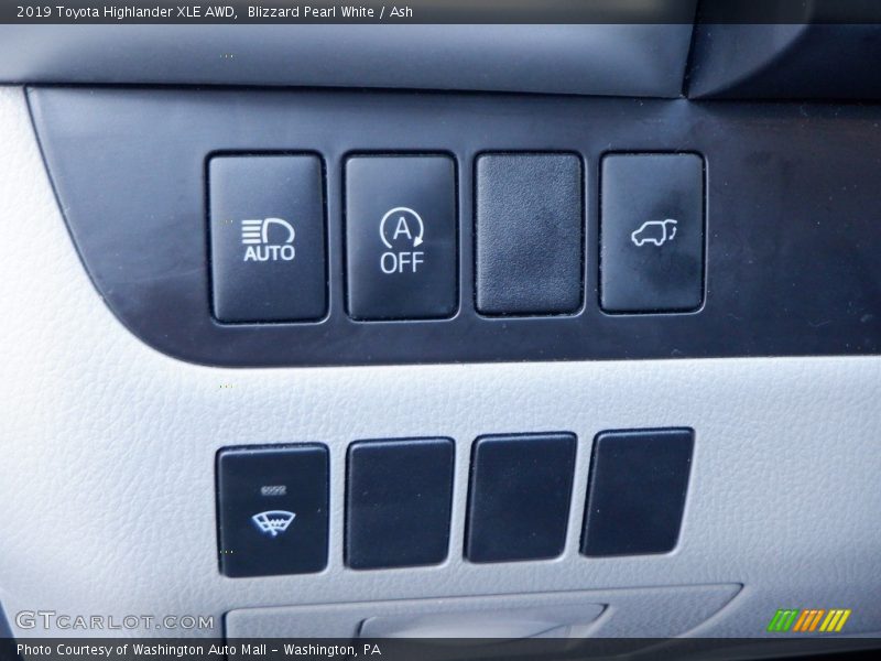 Blizzard Pearl White / Ash 2019 Toyota Highlander XLE AWD