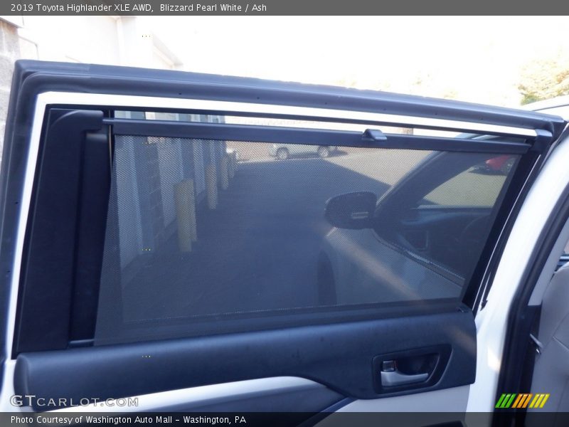 Blizzard Pearl White / Ash 2019 Toyota Highlander XLE AWD