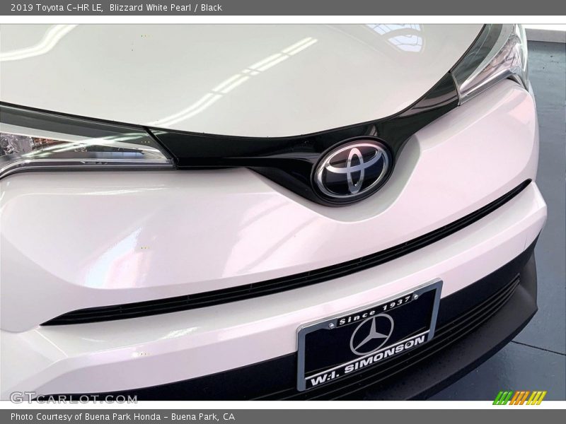 Blizzard White Pearl / Black 2019 Toyota C-HR LE