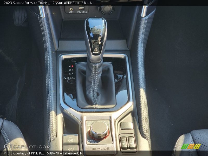 Crystal White Pearl / Black 2023 Subaru Forester Touring