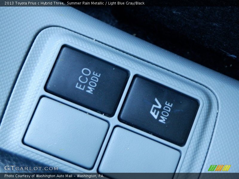 Summer Rain Metallic / Light Blue Gray/Black 2013 Toyota Prius c Hybrid Three