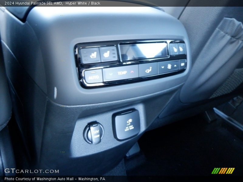 Controls of 2024 Palisade SEL AWD