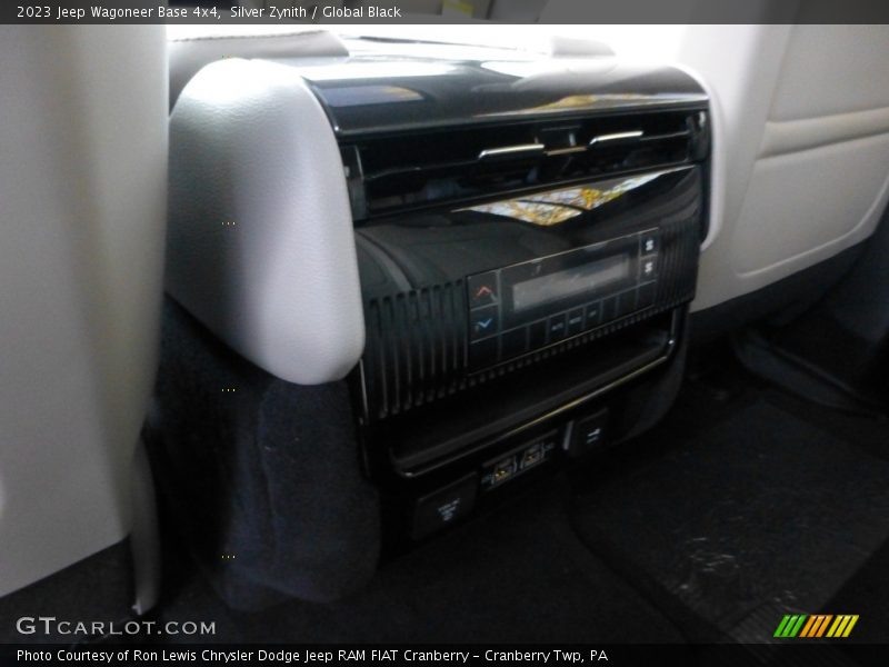 Silver Zynith / Global Black 2023 Jeep Wagoneer Base 4x4