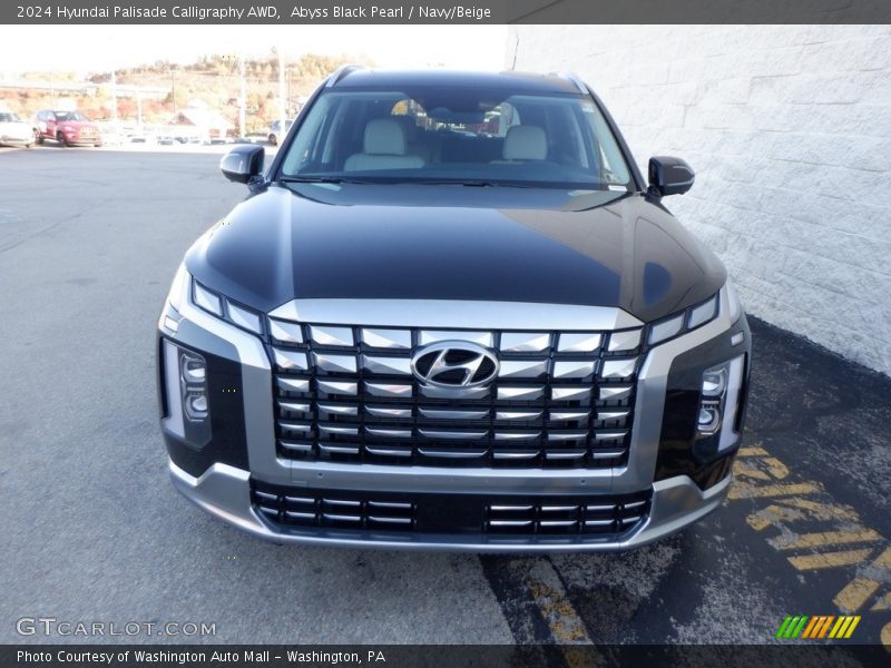 Abyss Black Pearl / Navy/Beige 2024 Hyundai Palisade Calligraphy AWD