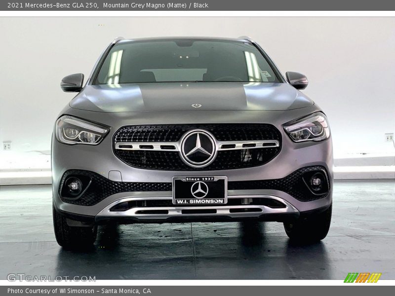 Mountain Grey Magno (Matte) / Black 2021 Mercedes-Benz GLA 250