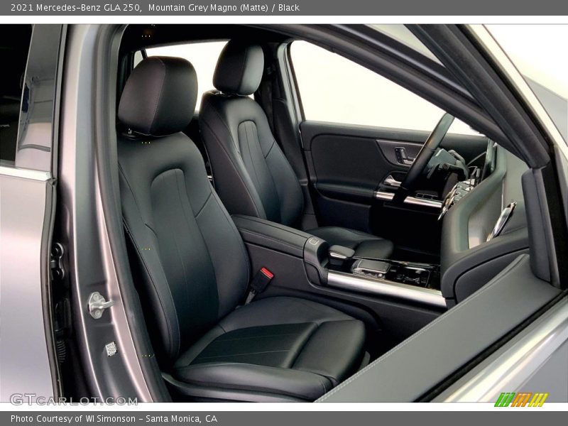 Mountain Grey Magno (Matte) / Black 2021 Mercedes-Benz GLA 250