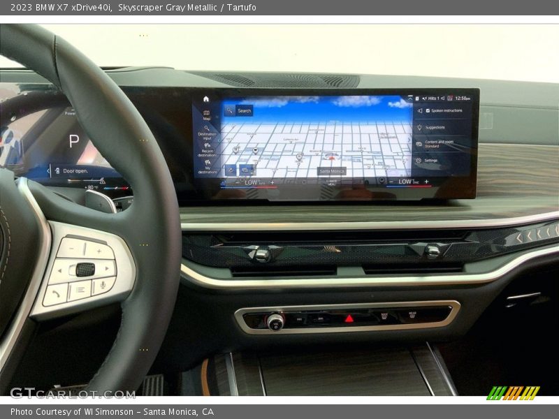 Controls of 2023 X7 xDrive40i