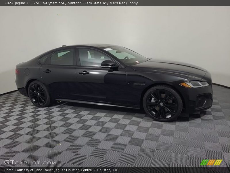  2024 XF P250 R-Dynamic SE Santorini Black Metallic