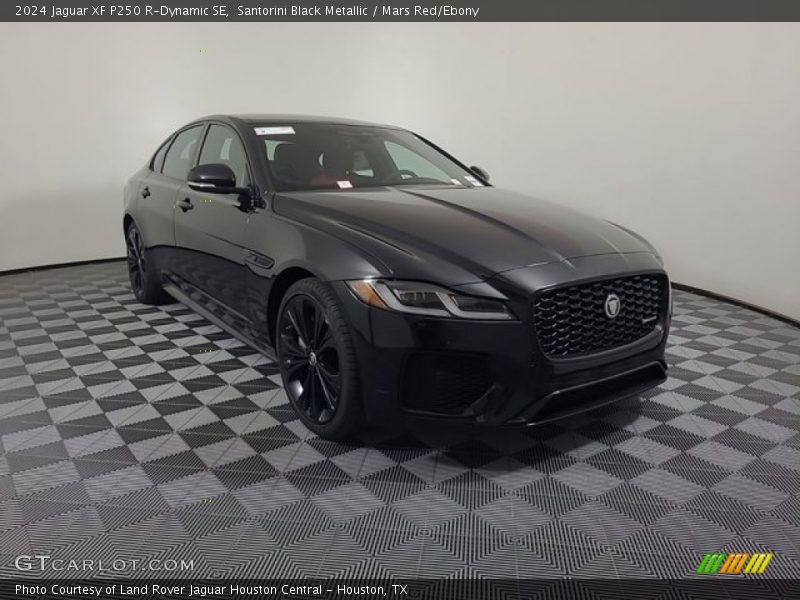 Front 3/4 View of 2024 XF P250 R-Dynamic SE