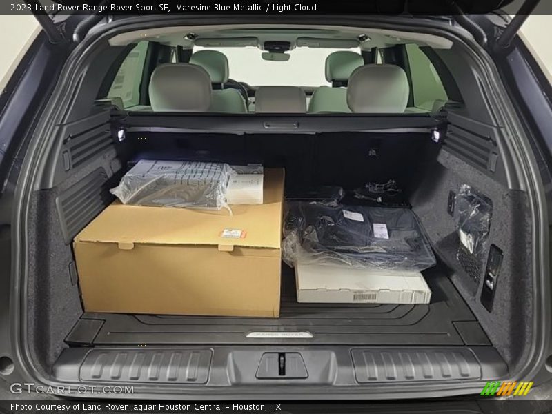  2023 Range Rover Sport SE Trunk