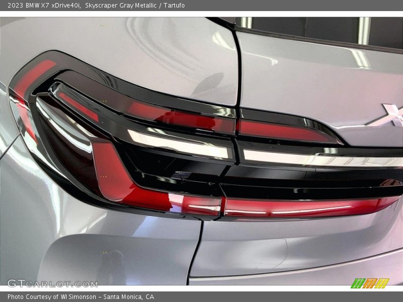 Skyscraper Gray Metallic / Tartufo 2023 BMW X7 xDrive40i