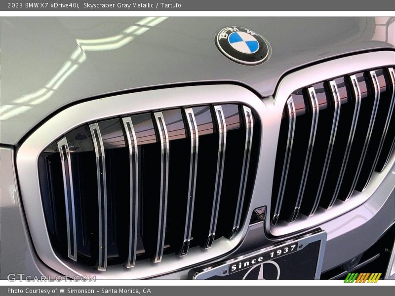 Skyscraper Gray Metallic / Tartufo 2023 BMW X7 xDrive40i