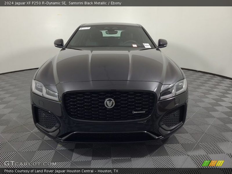  2024 XF P250 R-Dynamic SE Santorini Black Metallic