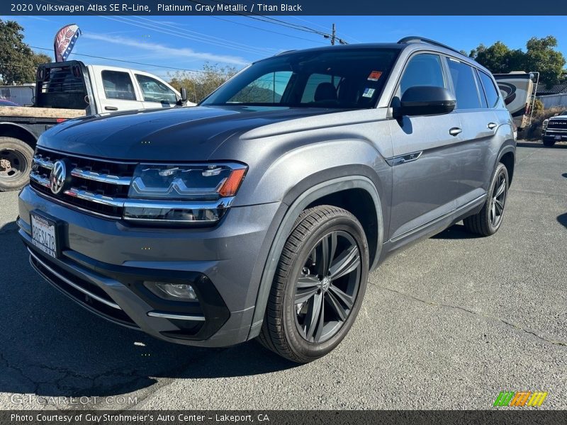 Front 3/4 View of 2020 Atlas SE R-Line