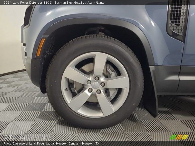  2024 Defender 110 S Wheel