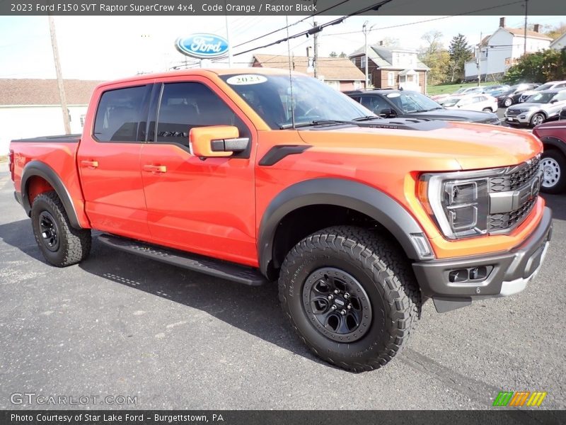Front 3/4 View of 2023 F150 SVT Raptor SuperCrew 4x4
