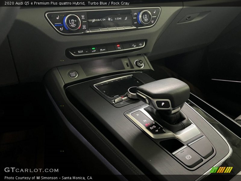 Controls of 2020 Q5 e Premium Plus quattro Hybrid