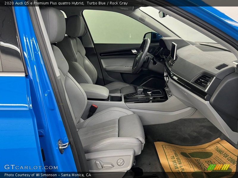 Front Seat of 2020 Q5 e Premium Plus quattro Hybrid