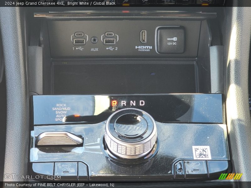 Bright White / Global Black 2024 Jeep Grand Cherokee 4XE