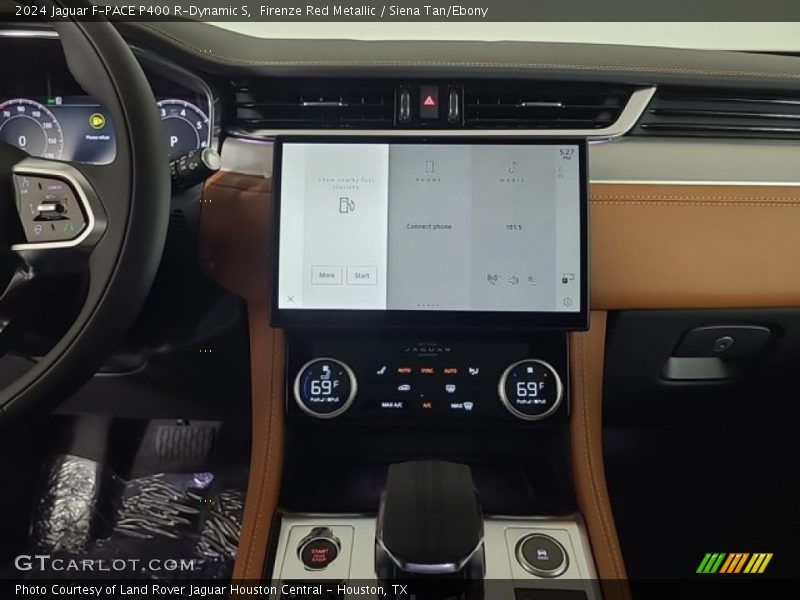 Controls of 2024 F-PACE P400 R-Dynamic S