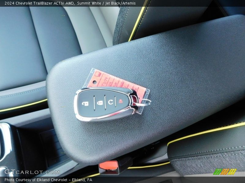 Summit White / Jet Black/Artemis 2024 Chevrolet TrailBlazer ACTIV AWD