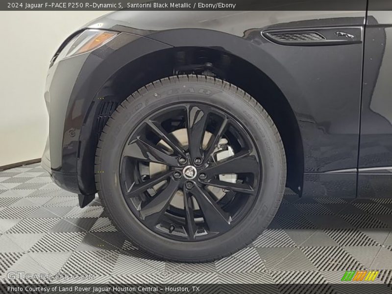  2024 F-PACE P250 R-Dynamic S Wheel