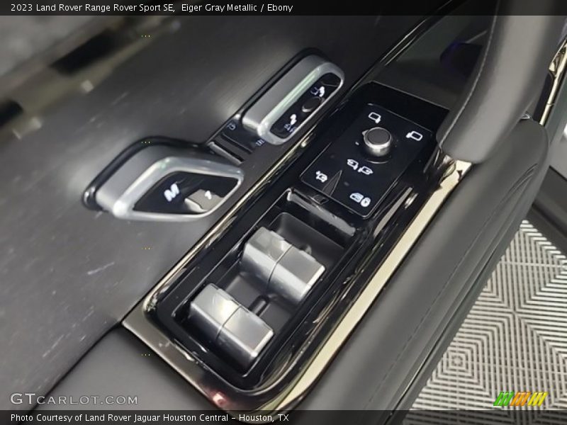 Controls of 2023 Range Rover Sport SE