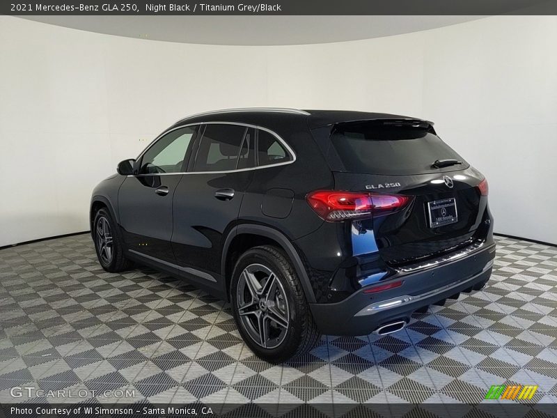 Night Black / Titanium Grey/Black 2021 Mercedes-Benz GLA 250