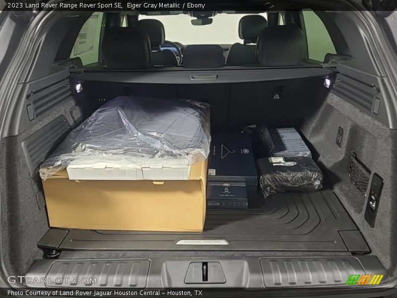  2023 Range Rover Sport SE Trunk