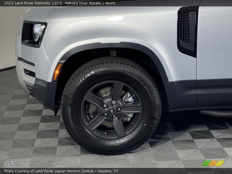  2023 Defender 110 S Wheel