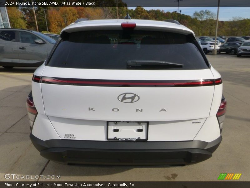 Atlas White / Black 2024 Hyundai Kona SEL AWD