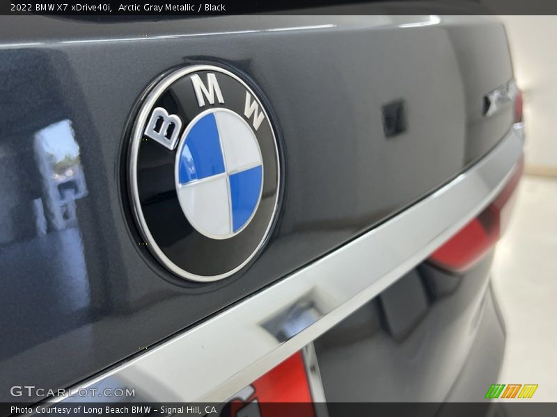 Arctic Gray Metallic / Black 2022 BMW X7 xDrive40i