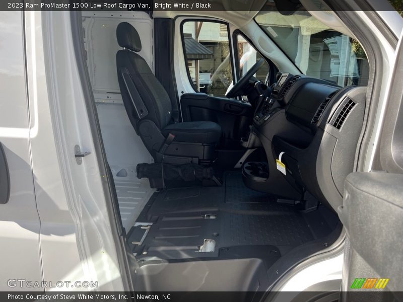 Bright White / Black 2023 Ram ProMaster 1500 Low Roof Cargo Van