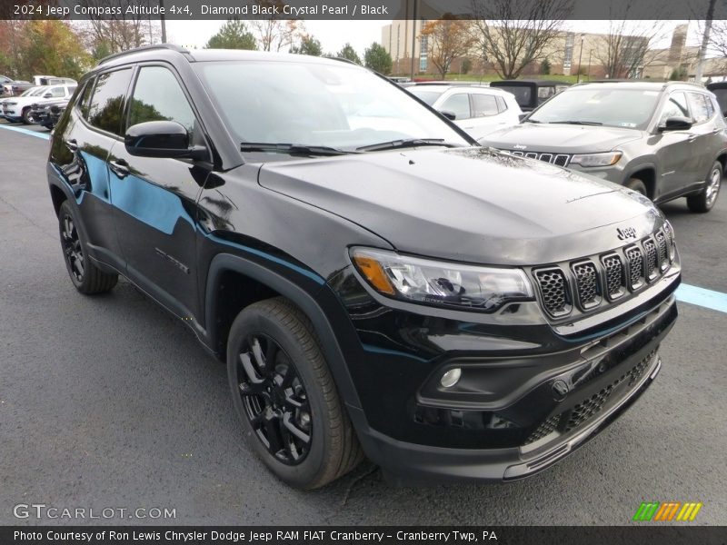 Front 3/4 View of 2024 Compass Altitude 4x4