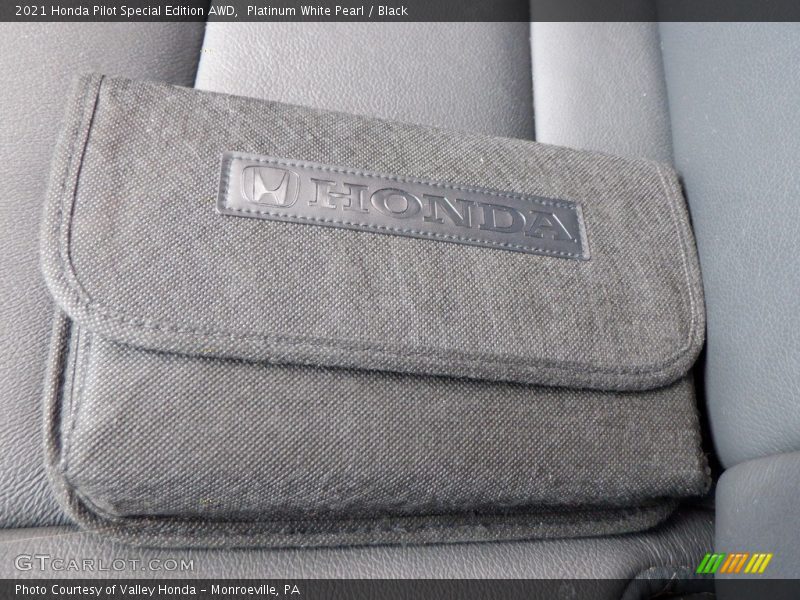 Platinum White Pearl / Black 2021 Honda Pilot Special Edition AWD