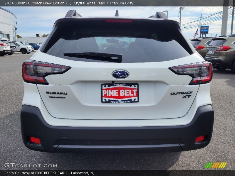 Crystal White Pearl / Titanium Gray 2024 Subaru Outback Onyx Edition XT